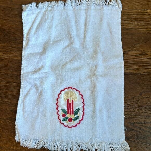 Vintage set of 2 Christmas hand towels/embroidered ornament & Christmas candles - Picture 3 of 9